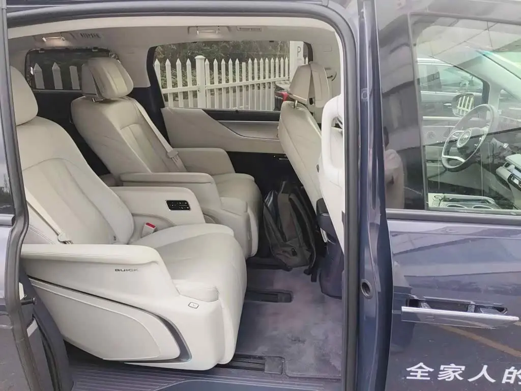 Buick GL8 New Energy 2025 — Photo 11/15