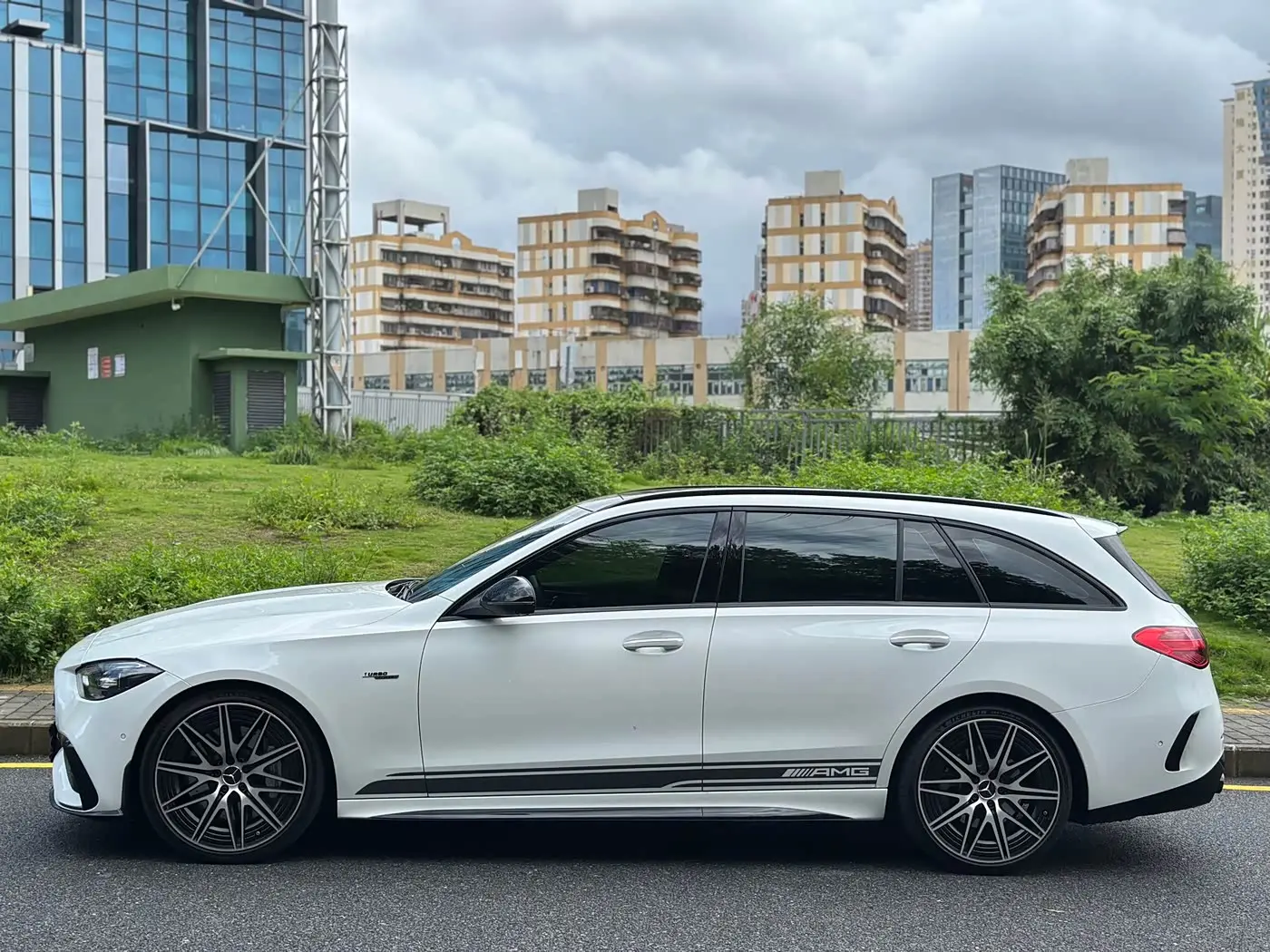 Mercedes-Benz C-Class AMG 2024 — Фото 3/13