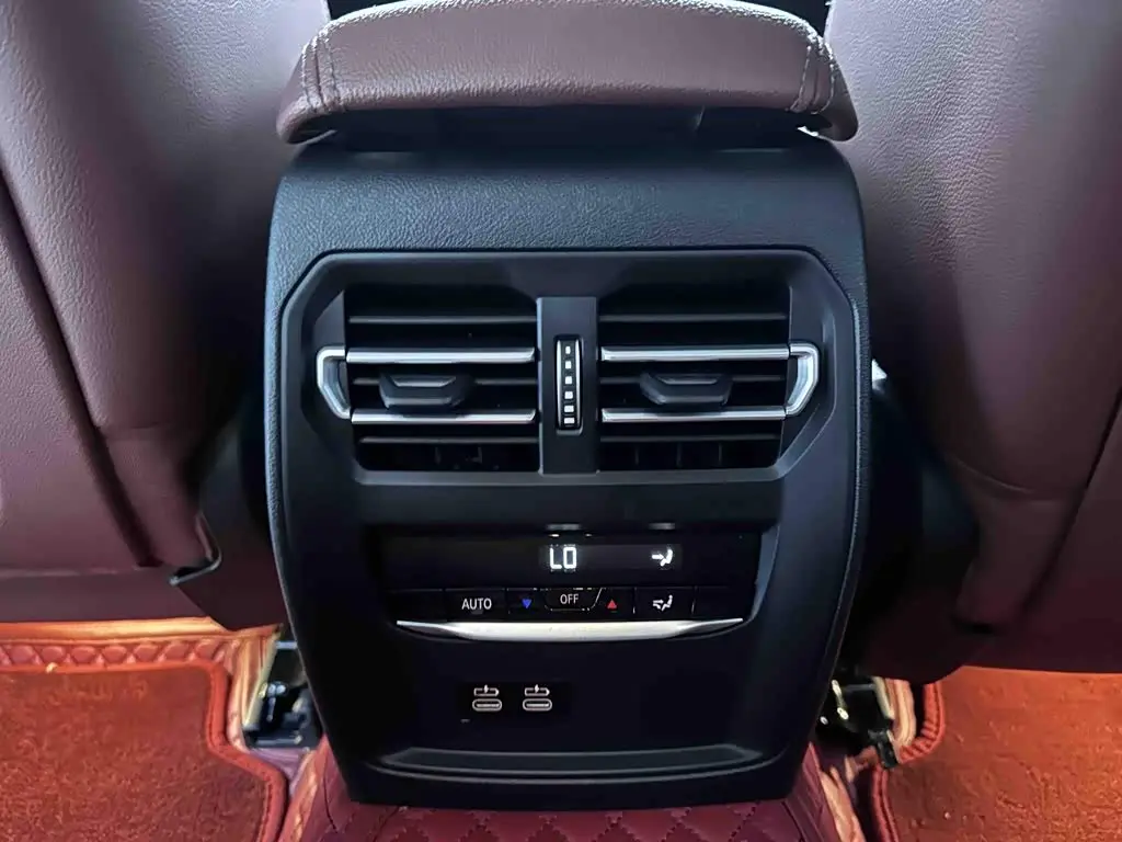BMW 3 Series 2023 — Фото 19/20