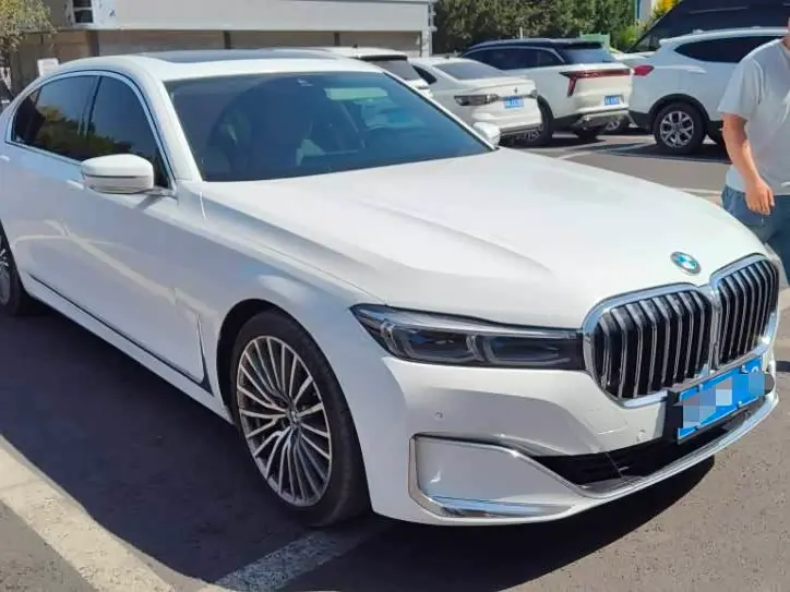 BMW 7 Series 2021 — Photo 3/12