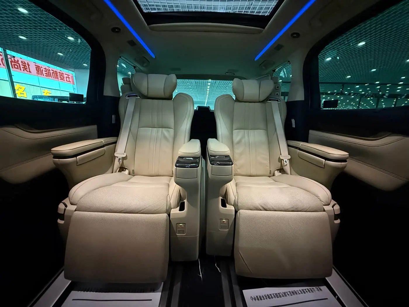 Toyota Alphard 2023 — Фото 15/20