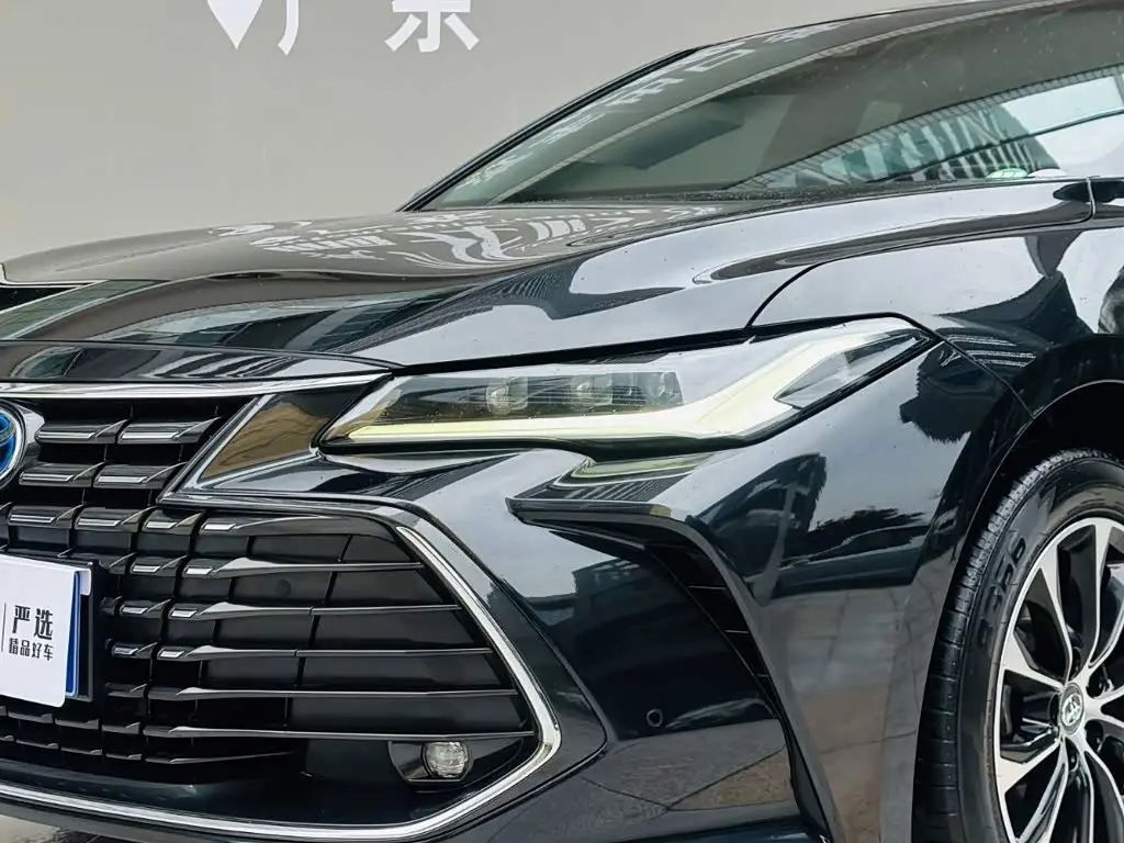 Toyota Avalon 2023 — Photo 19/20