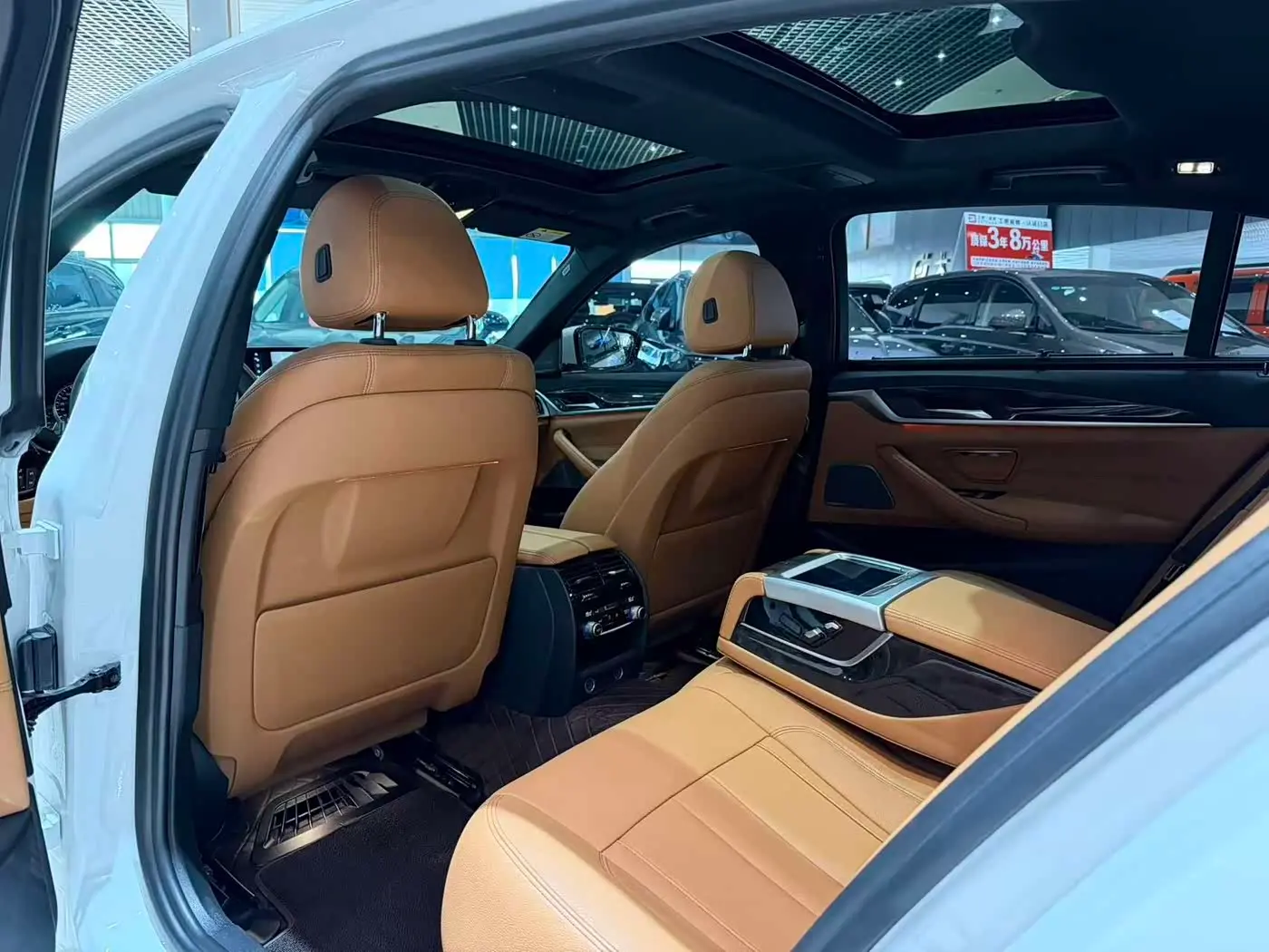 BMW 5 Series 2018 — Photo 11/13