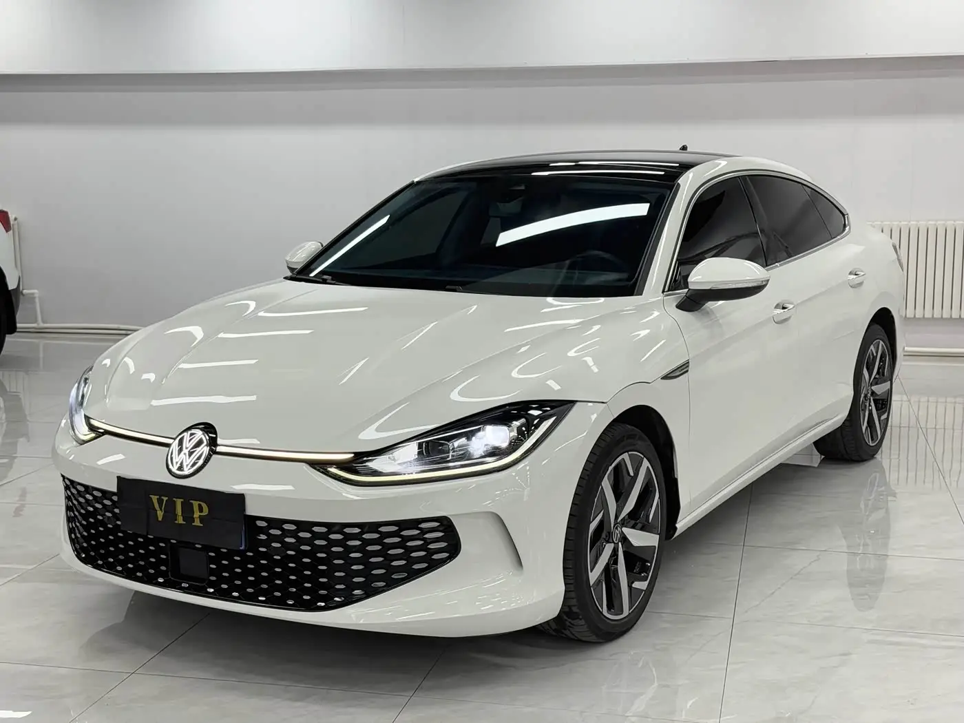 Volkswagen Lamando 2022 — Photo 1/20