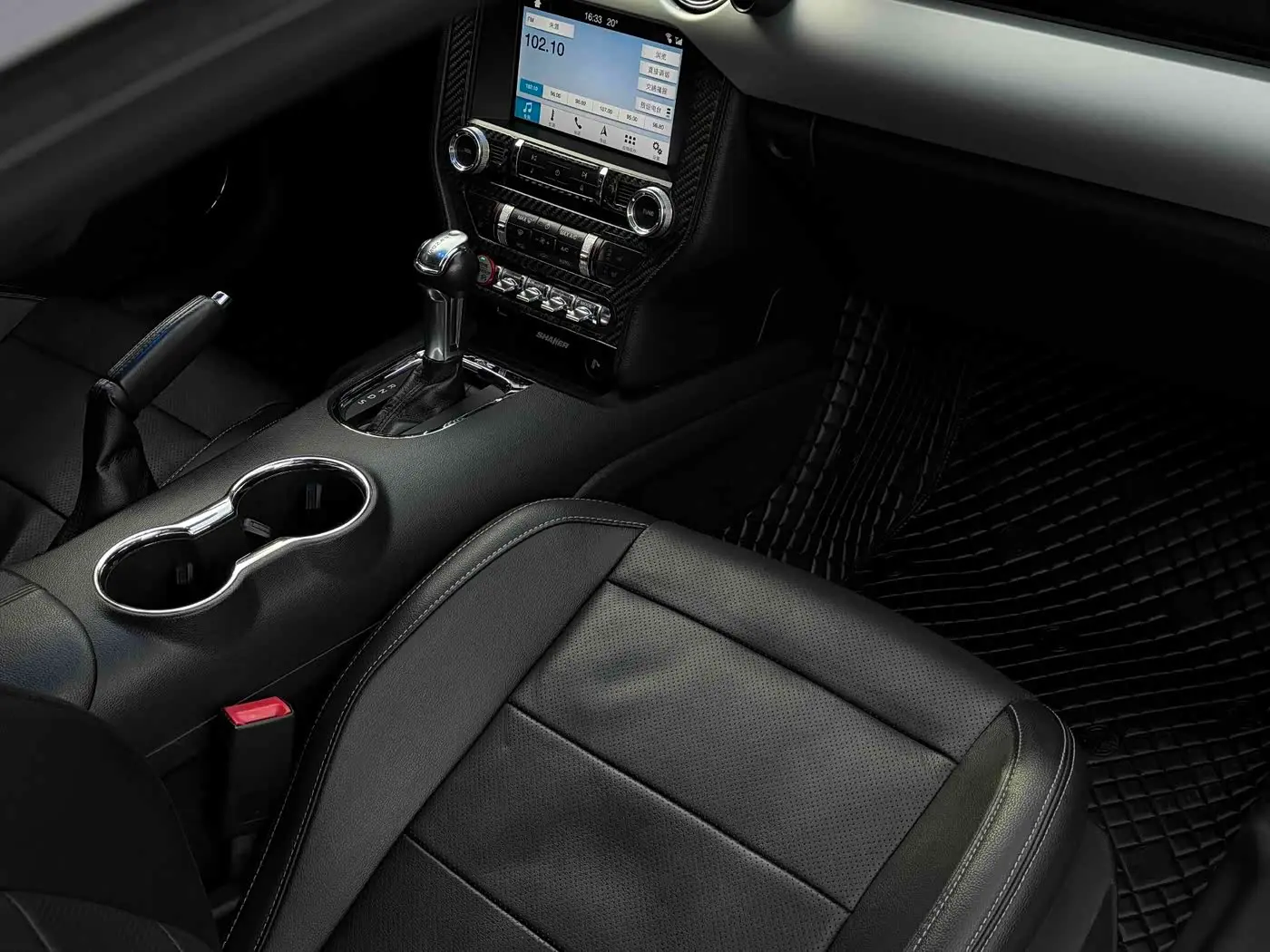 Ford Mustang 2017 — Photo 14/15
