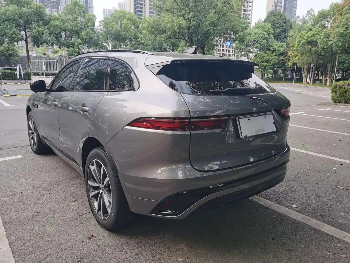 Jaguar F-PACE 2024 — Photo 6/20