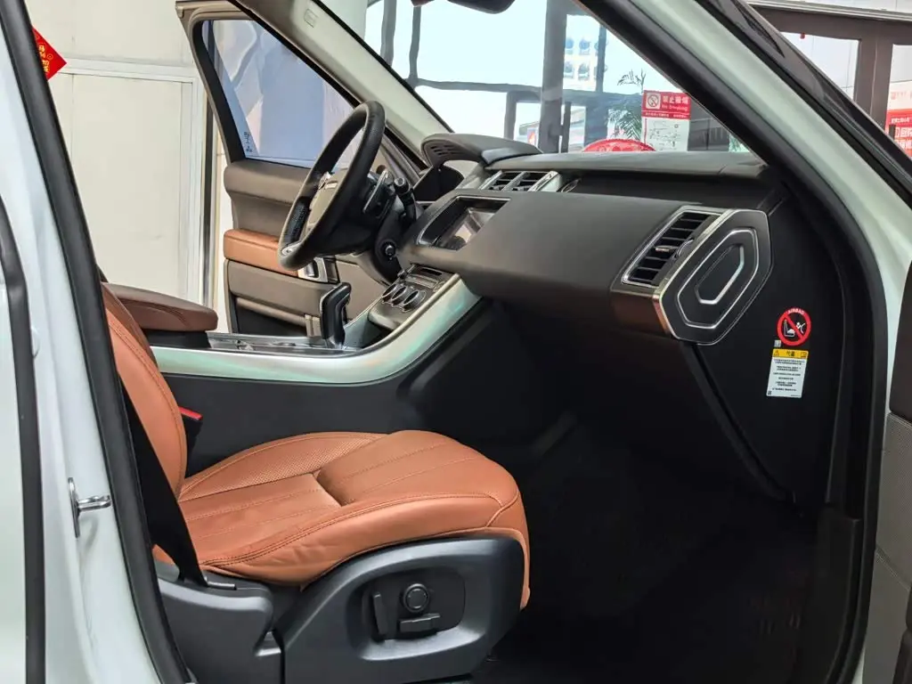 Land Rover Range Rover Sport 2017 — Şəkil 7/12