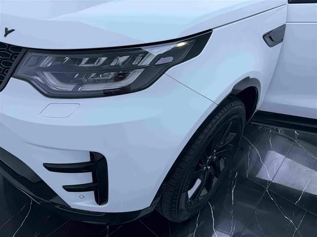 Land Rover Discovery 2020 — Фото 19/20