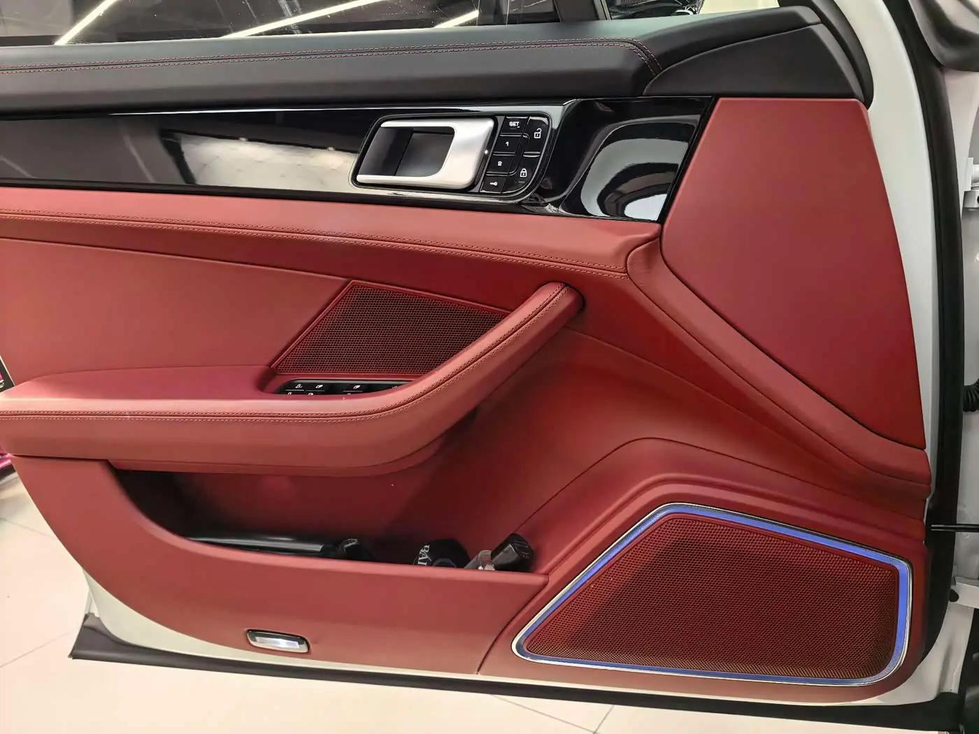 Porsche Panamera 2019 — Photo 12/17