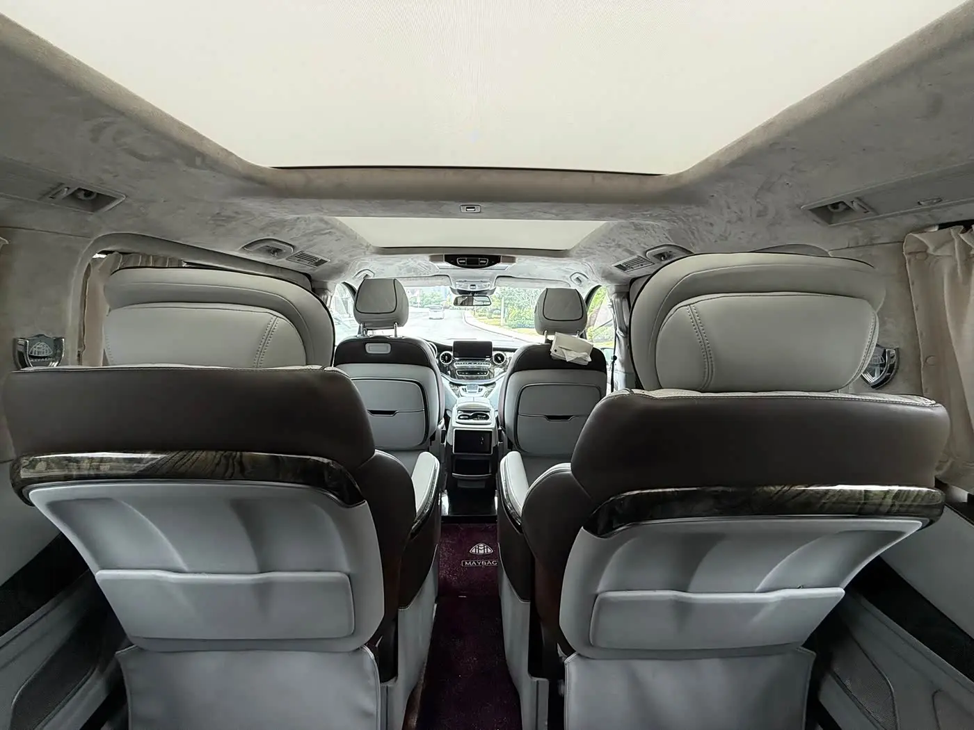 Mercedes-Benz V-Class 2022 — Photo 13/20