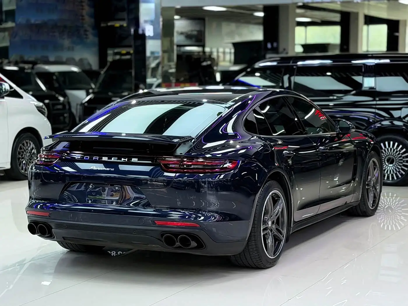 Porsche Panamera 2019 — Photo 13/13