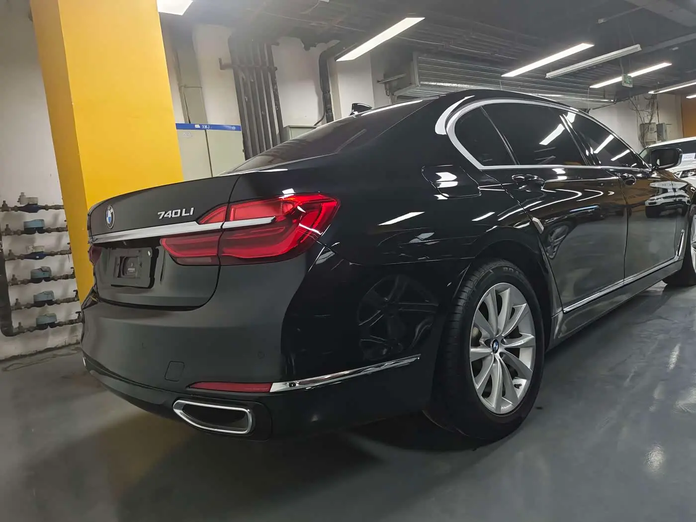BMW 7 Series 2017 — Şəkil 10/10
