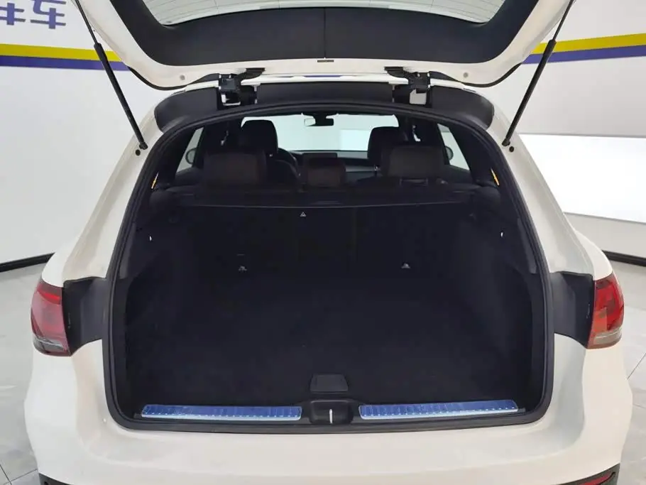 Mercedes-Benz GLC 2021 — Photo 4/16