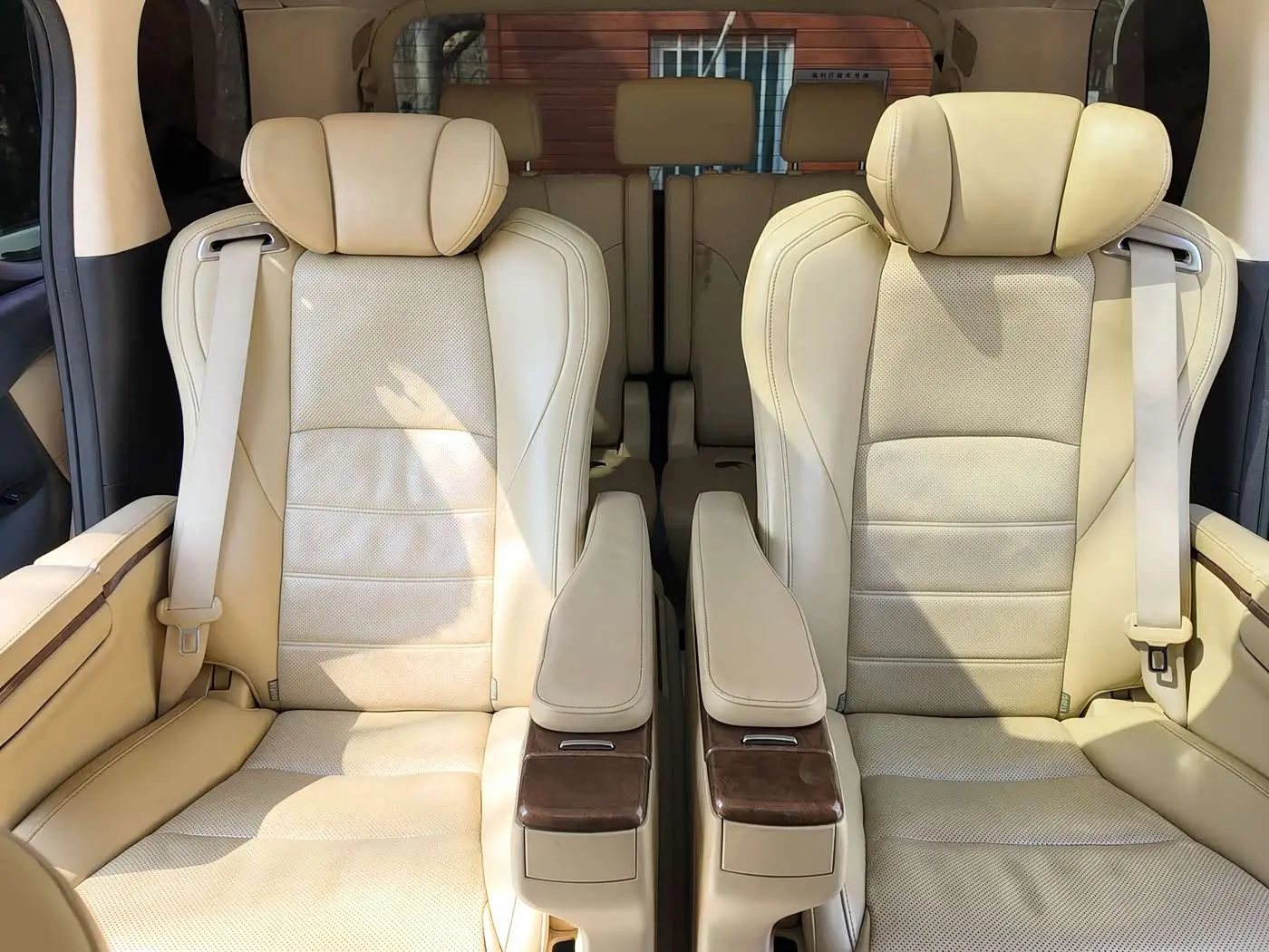Toyota Alphard 2017 — ფოტო 18/20