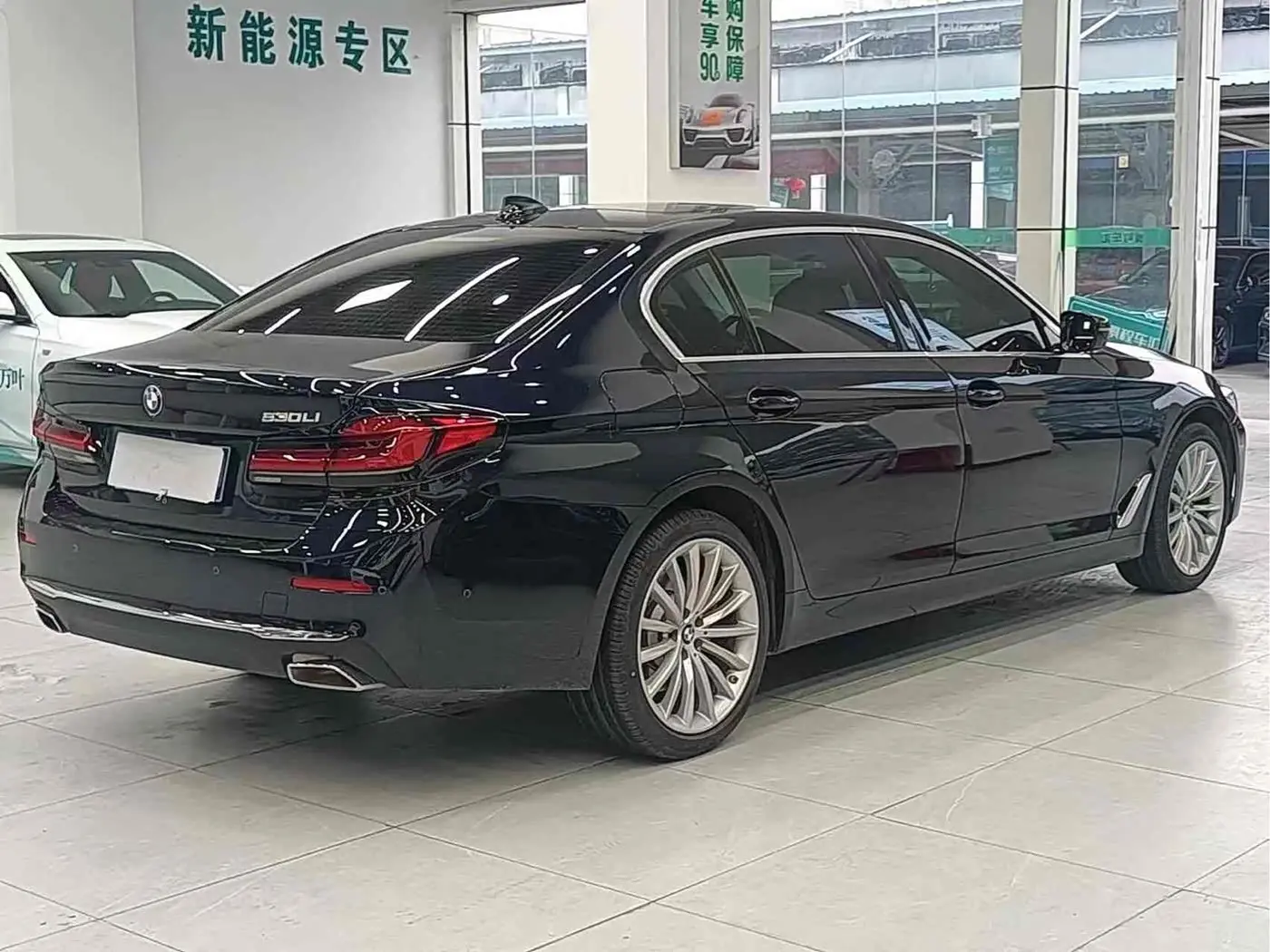BMW 5 Series 2022 — Photo 9/9