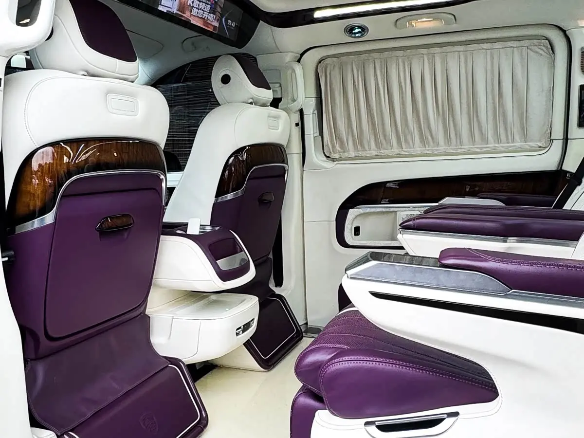 Mercedes-Benz V-Class 2021 — Фото 11/20