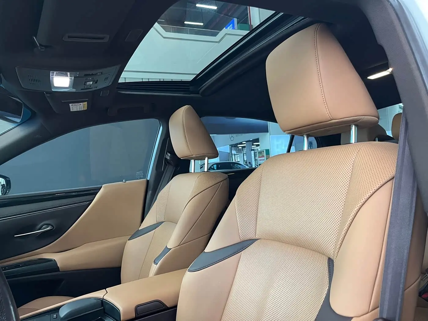 Lexus ES 2020 — Фото 13/20