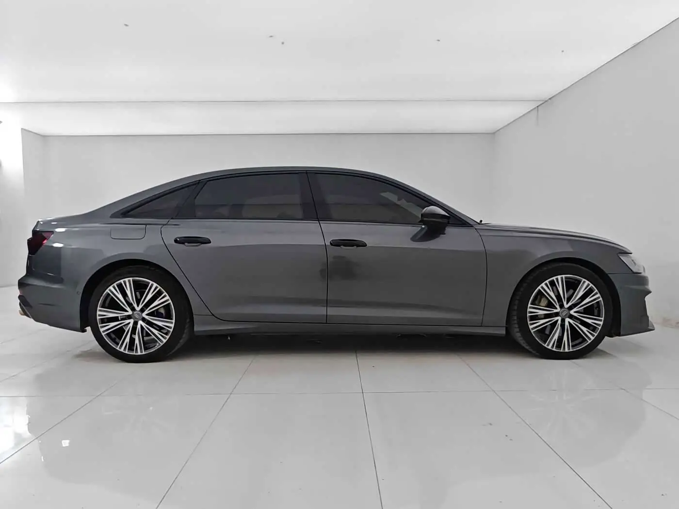 Audi A6L 2020 — Photo 7/20