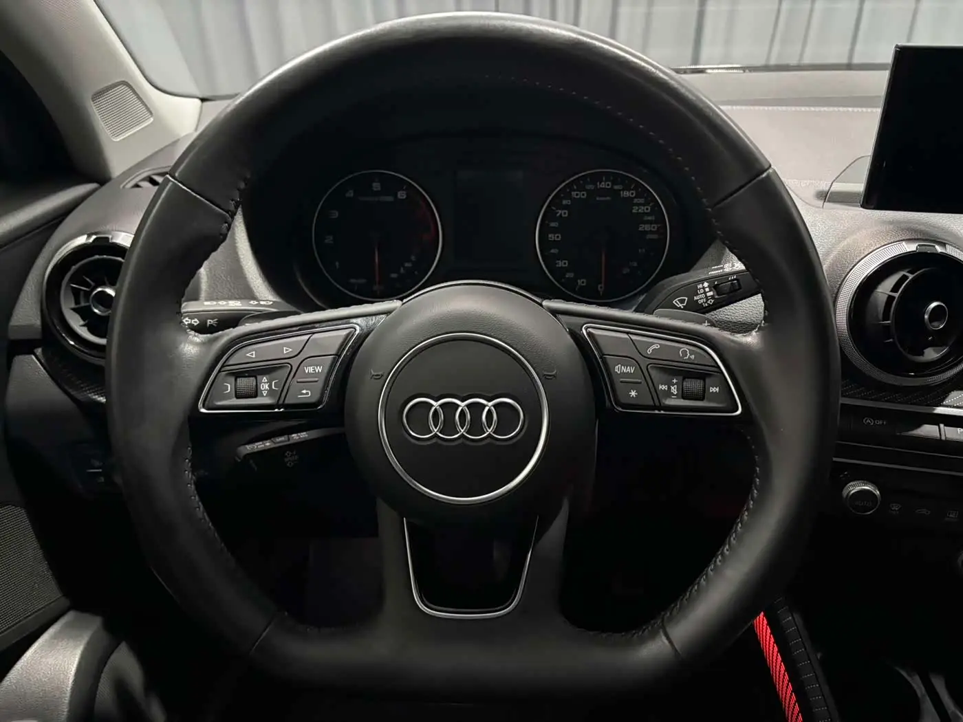 Audi Q2L 2022 — Фото 12/19