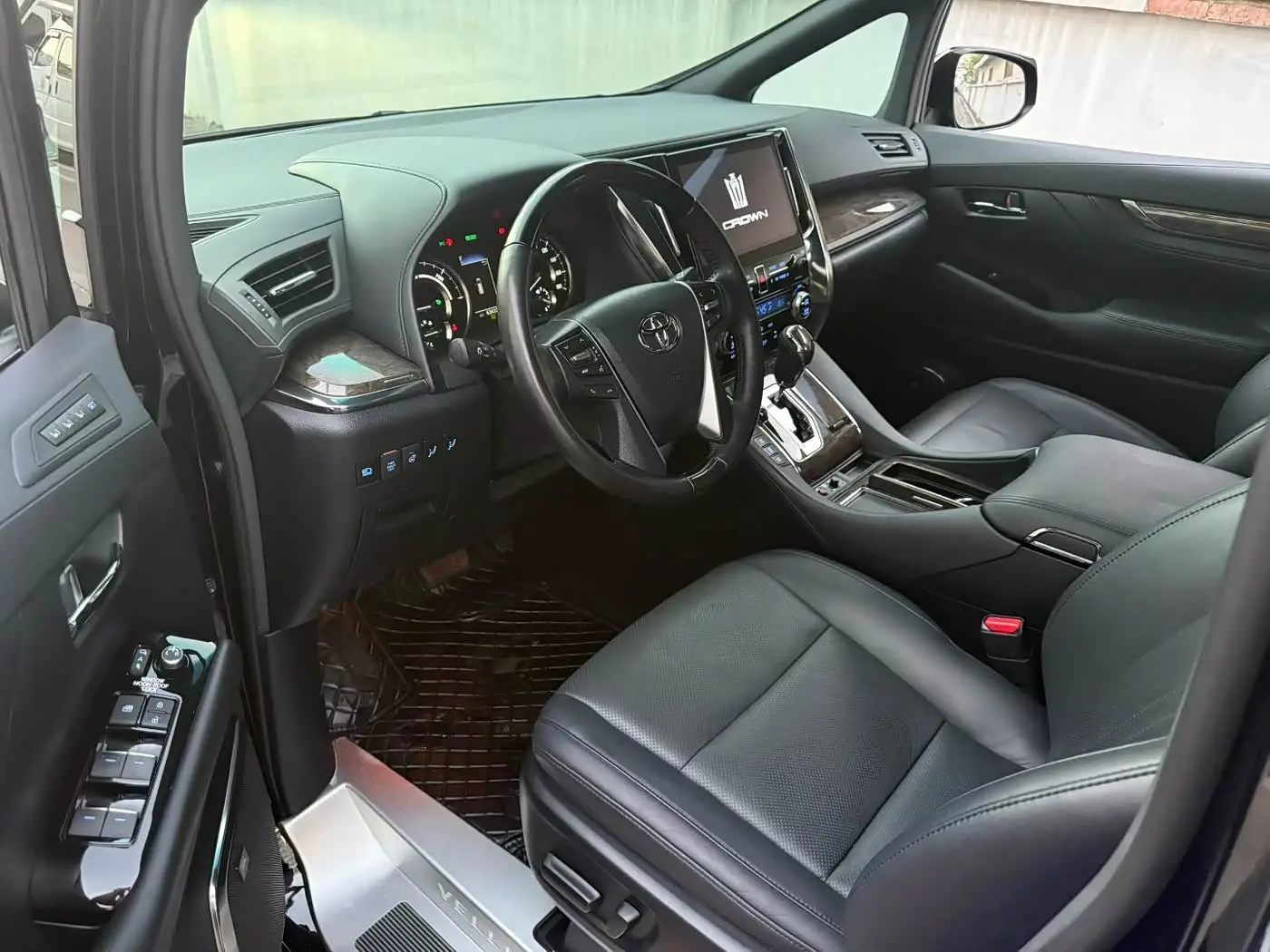 Toyota Vellfire 2022 — Фото 3/9