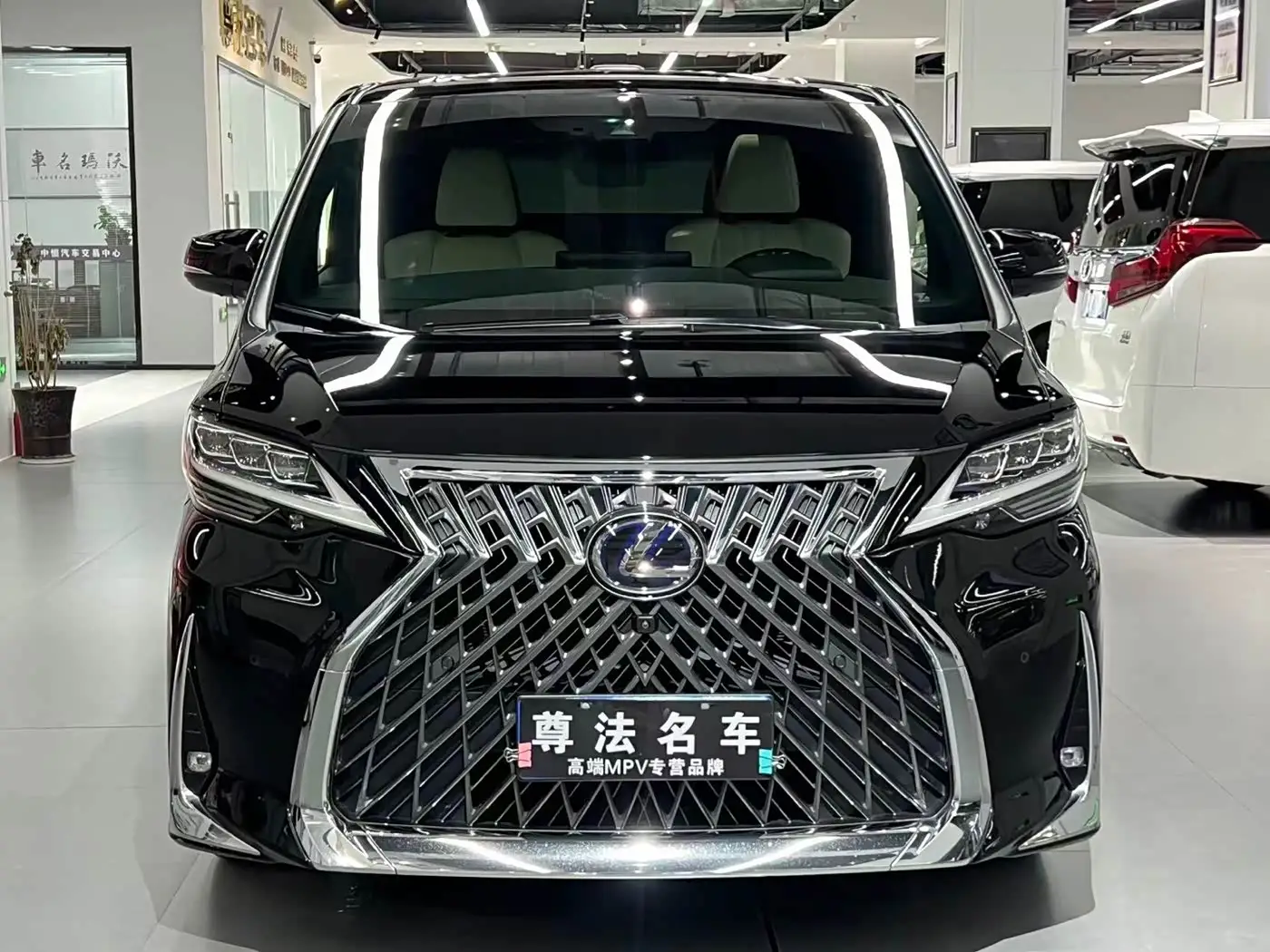 Lexus LM, 2021