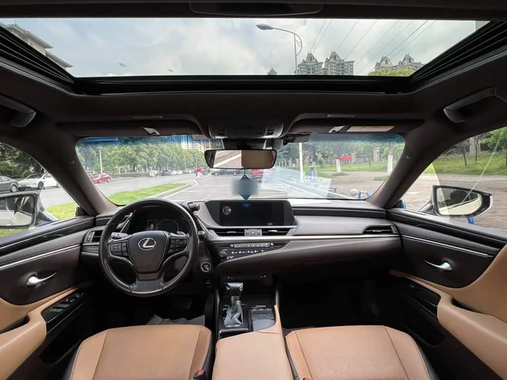 Lexus ES 2019 — Şəkil 17/20