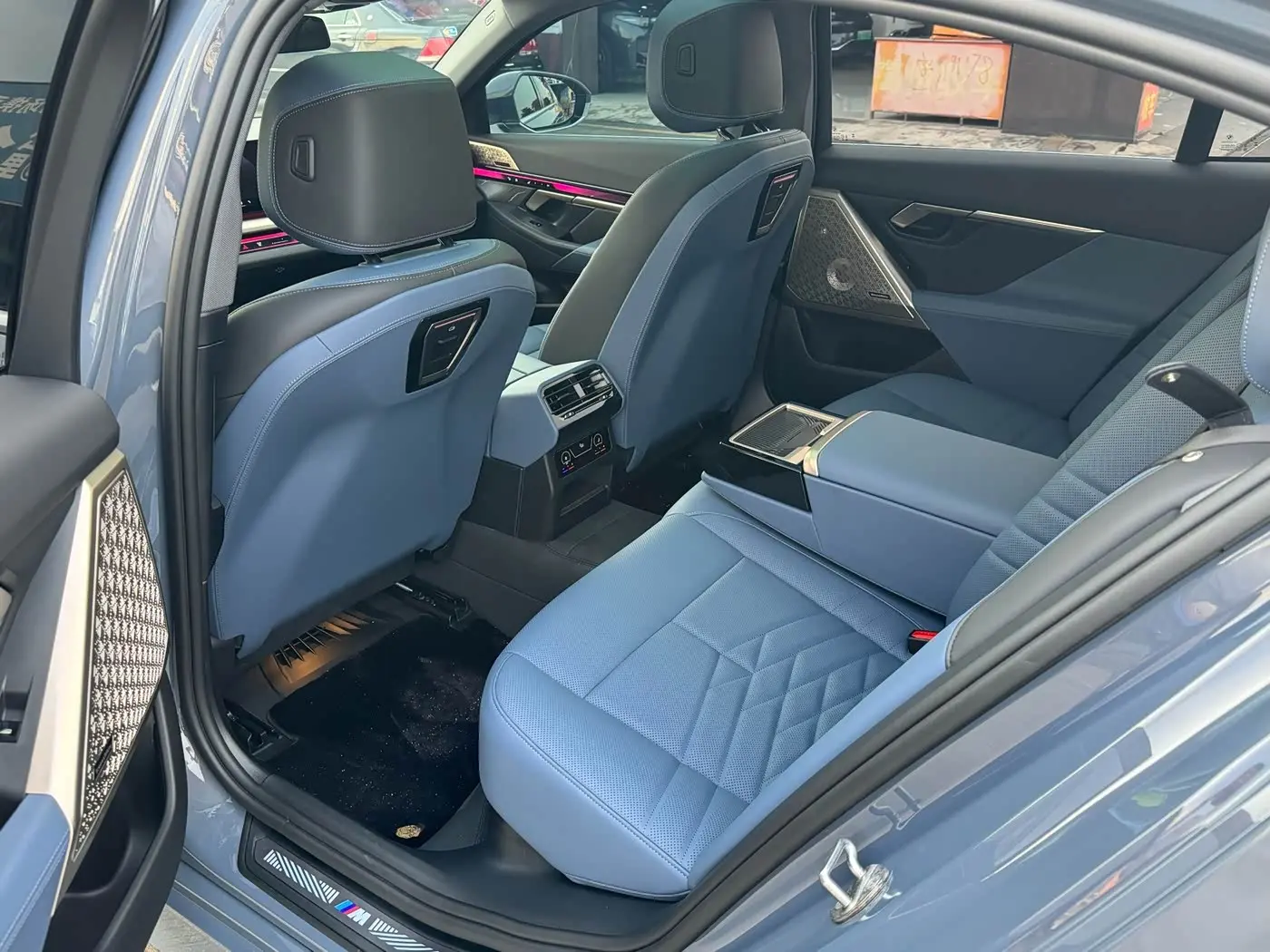 BMW 5 Series 2024 — Photo 16/19