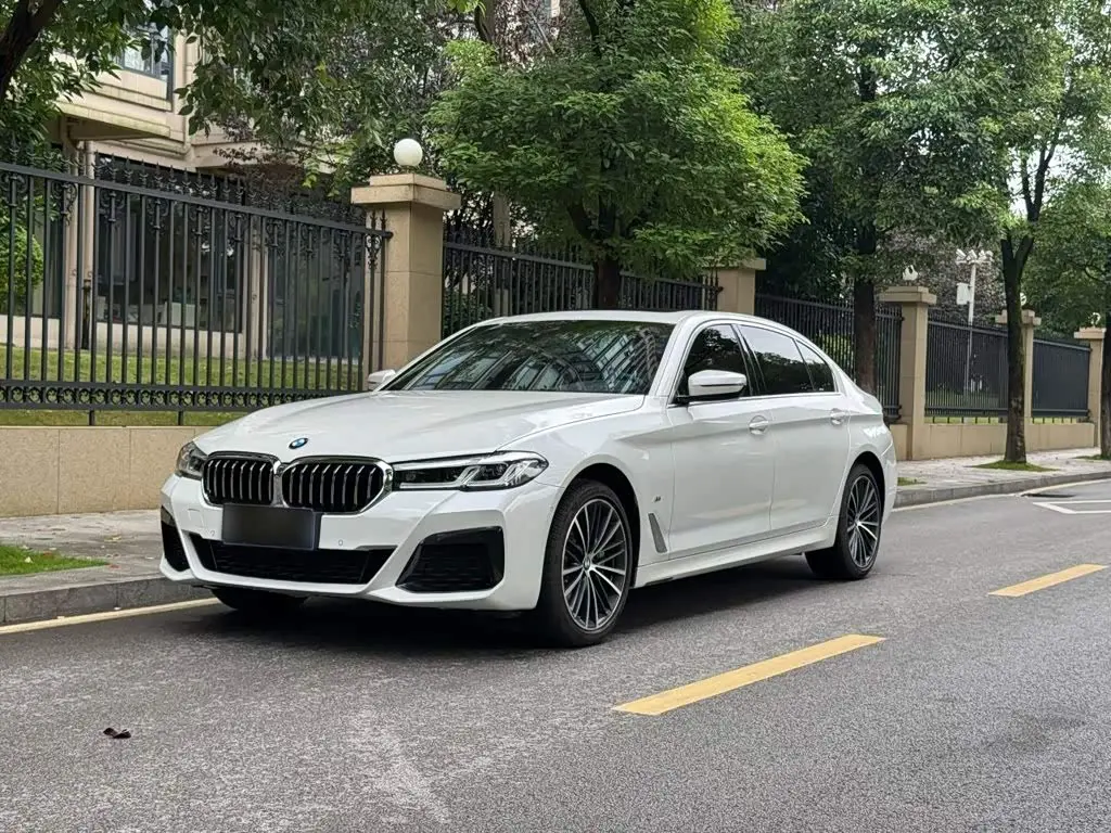 BMW 5 Series 2023 — Фото 1/20