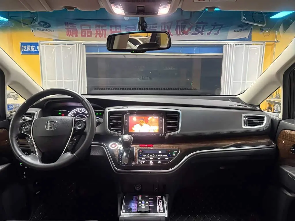 Honda Odyssey 2017 — Photo 11/16