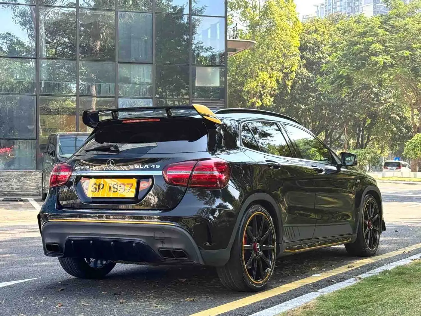 Mercedes-Benz GLA AMG 2018 — Photo 7/17