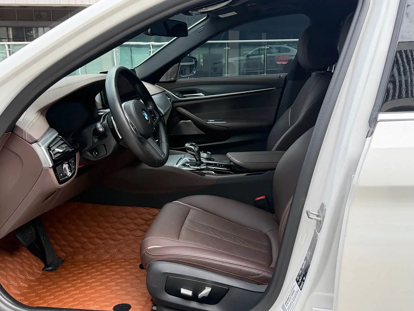 BMW 5 Series 2022 — Photo 6/15