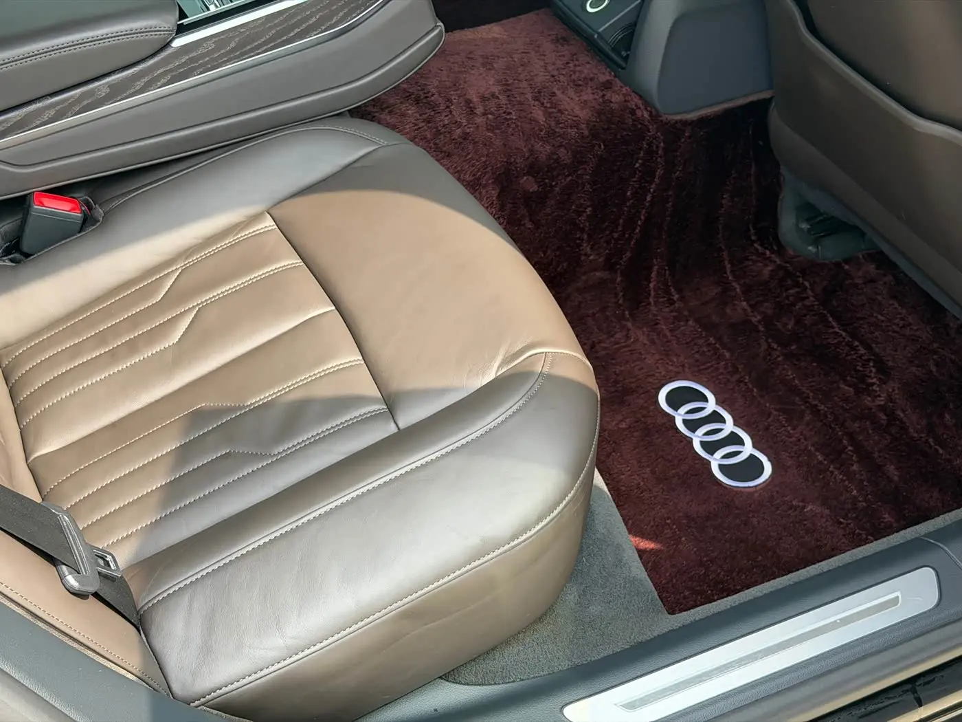 Audi A8 2020 — Photo 15/19