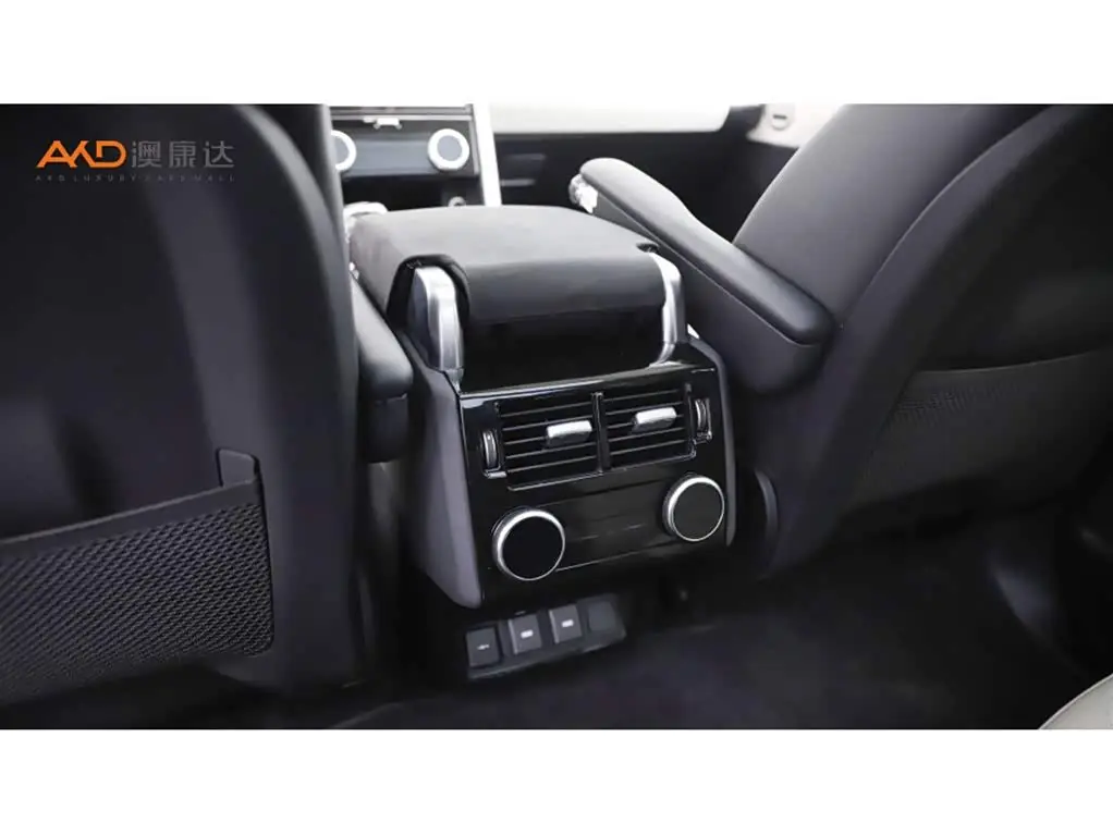 Land Rover Discovery 2023 — Фото 9/10