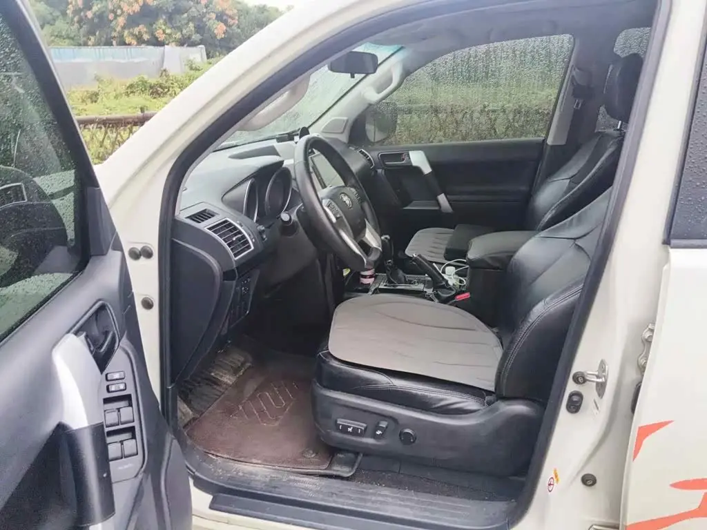 Toyota Prado 2017 — Photo 8/15