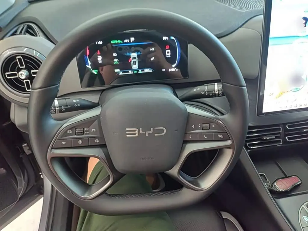 BYD Seal 05 DM-i 2025 — Фото 11/20