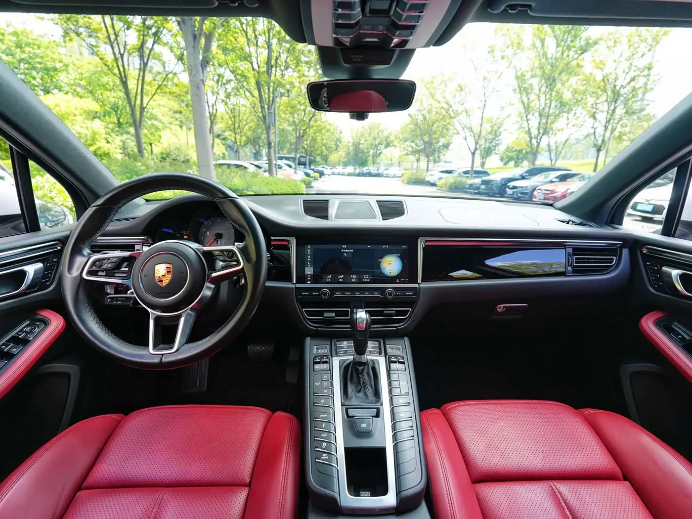 Porsche Macan 2021 — Photo 6/15