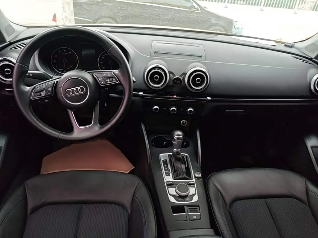 Audi A3 2020 — Şəkil 10/20