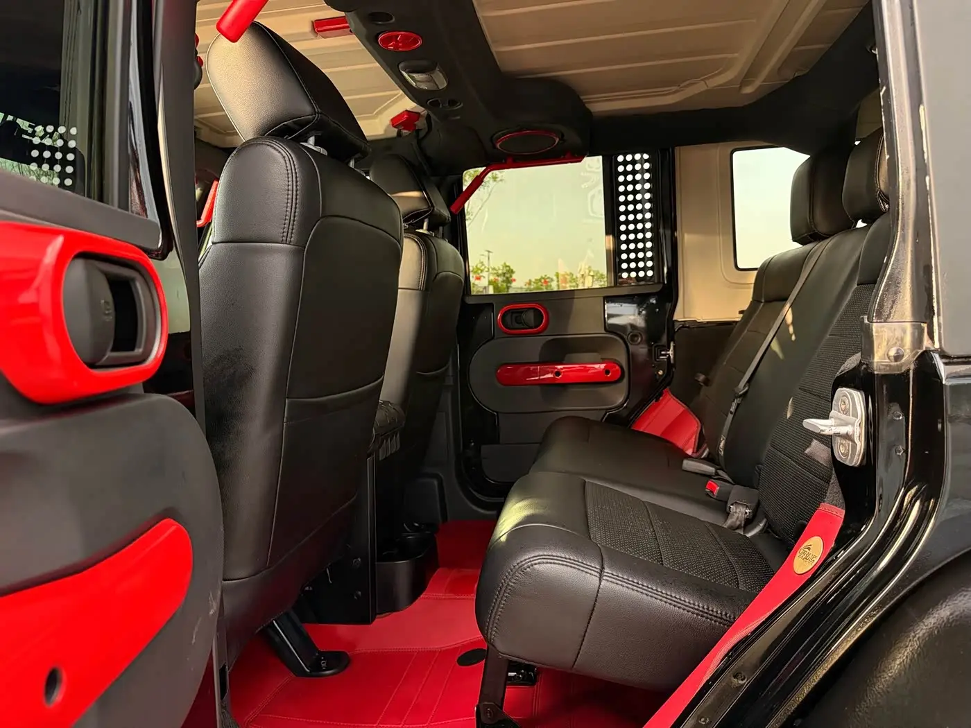 Jeep Wrangler 2010 — Şəkil 14/19