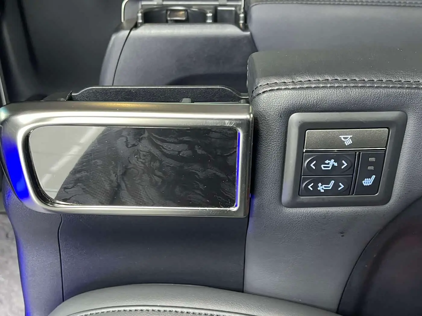 Toyota Vellfire 2022 — Photo 15/20