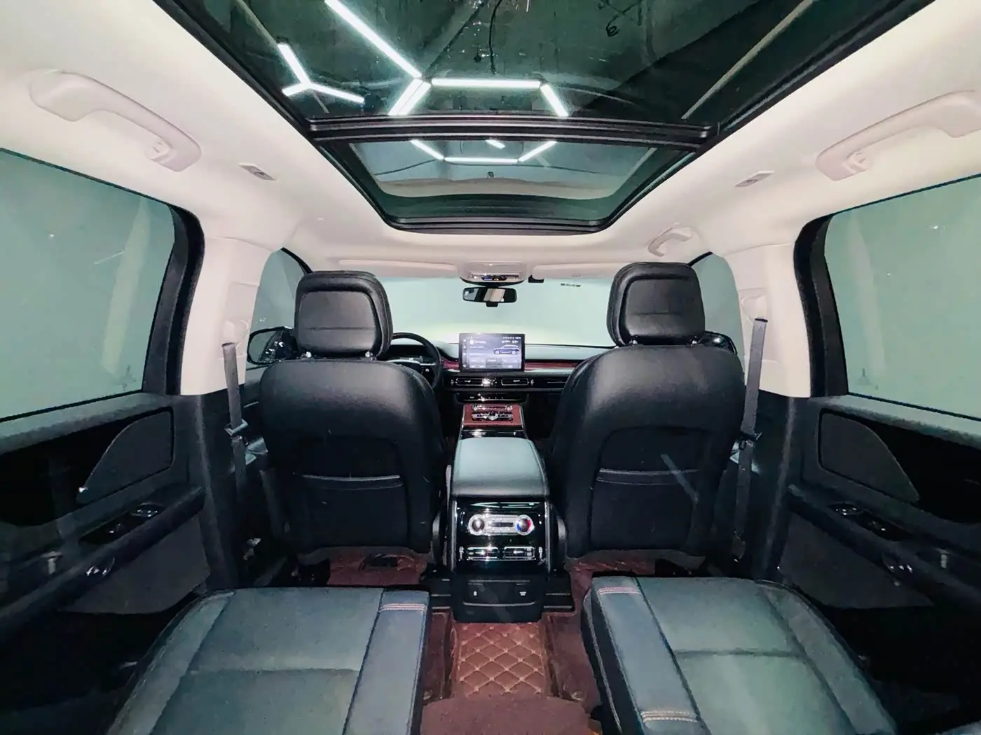Lincoln Aviator 2021 — Şəkil 12/20