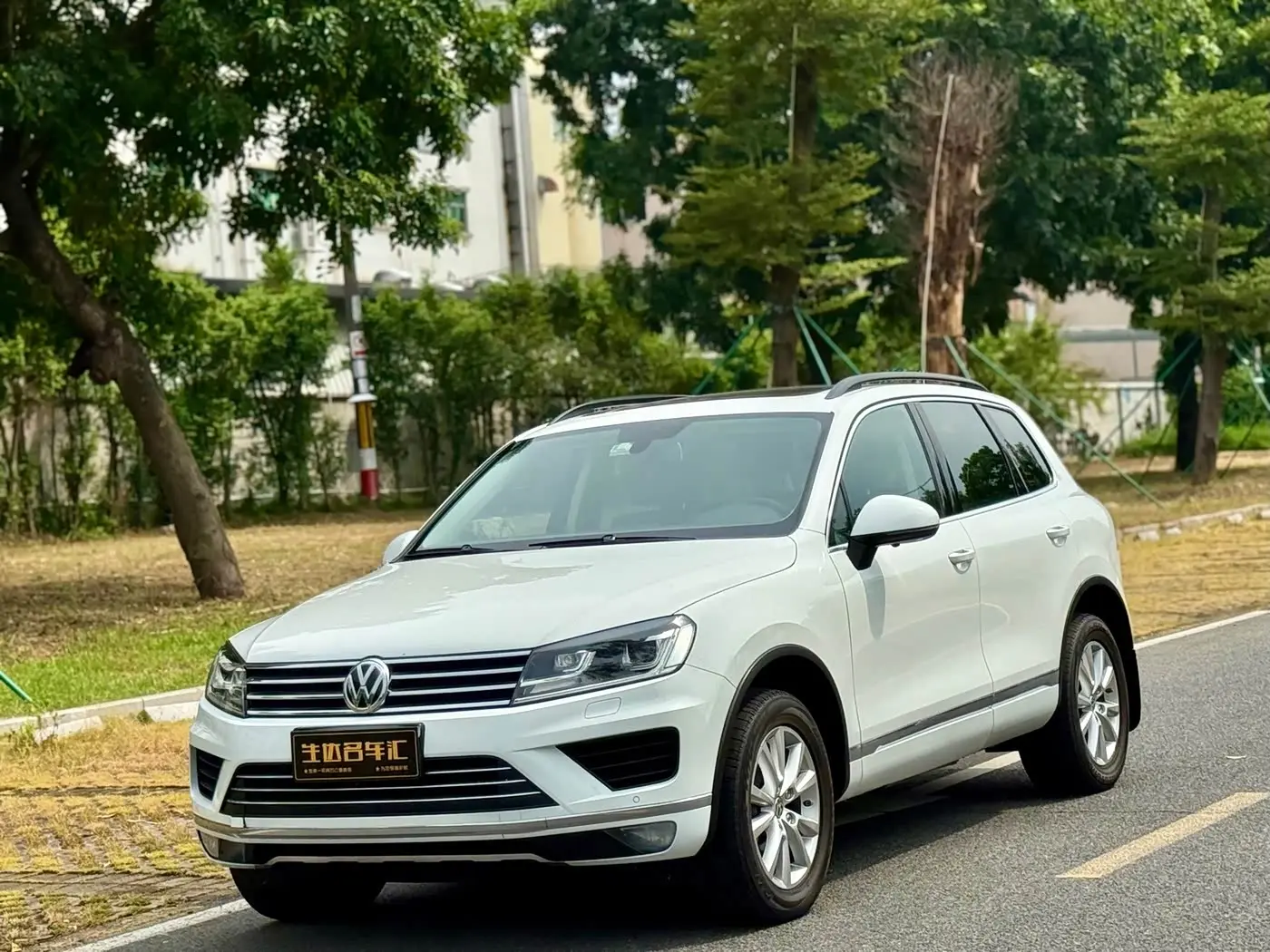 Volkswagen Touareg 2016 — Şəkil 1/18