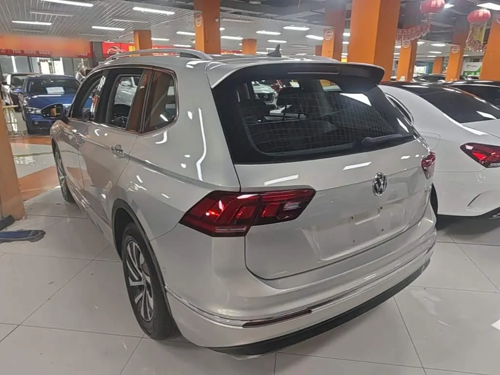 Volkswagen Tiguan L PHEV 2020 — Фото 5/20
