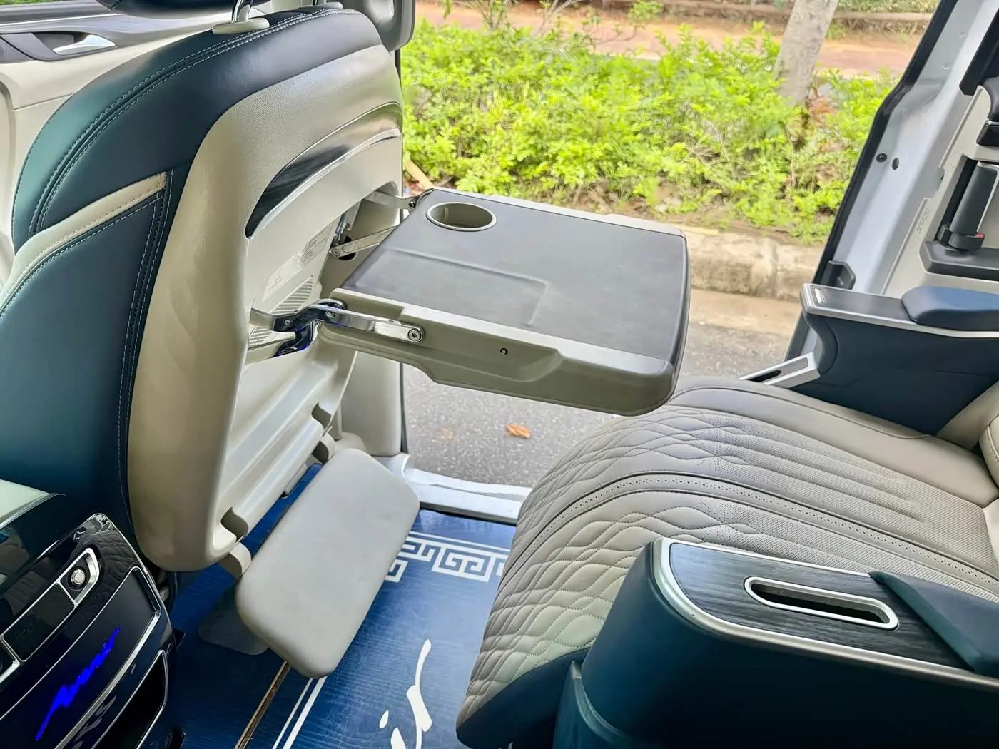 Buick GL8 2023 — Photo 17/20