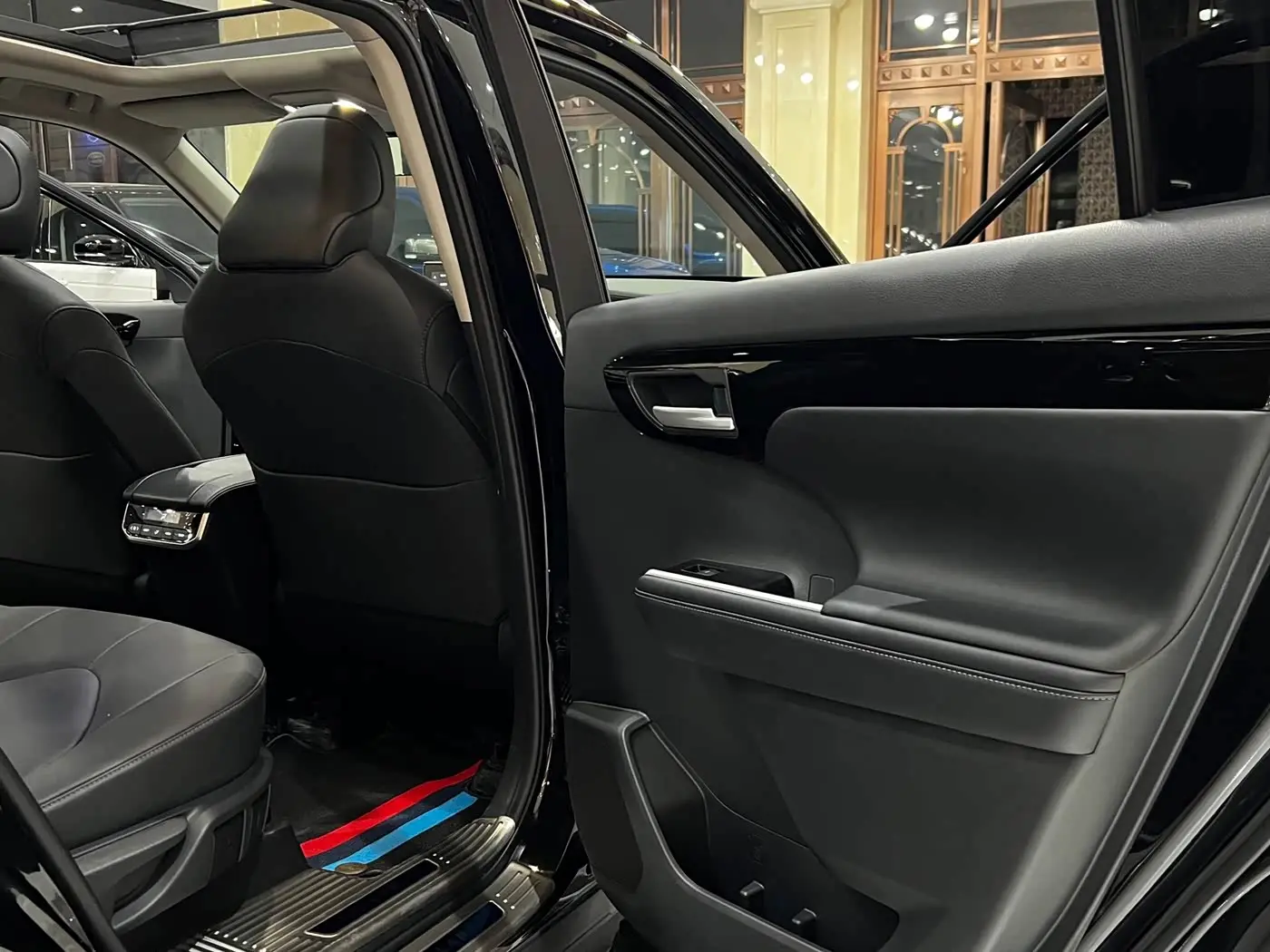Toyota Highlander 2024 — Фото 15/20