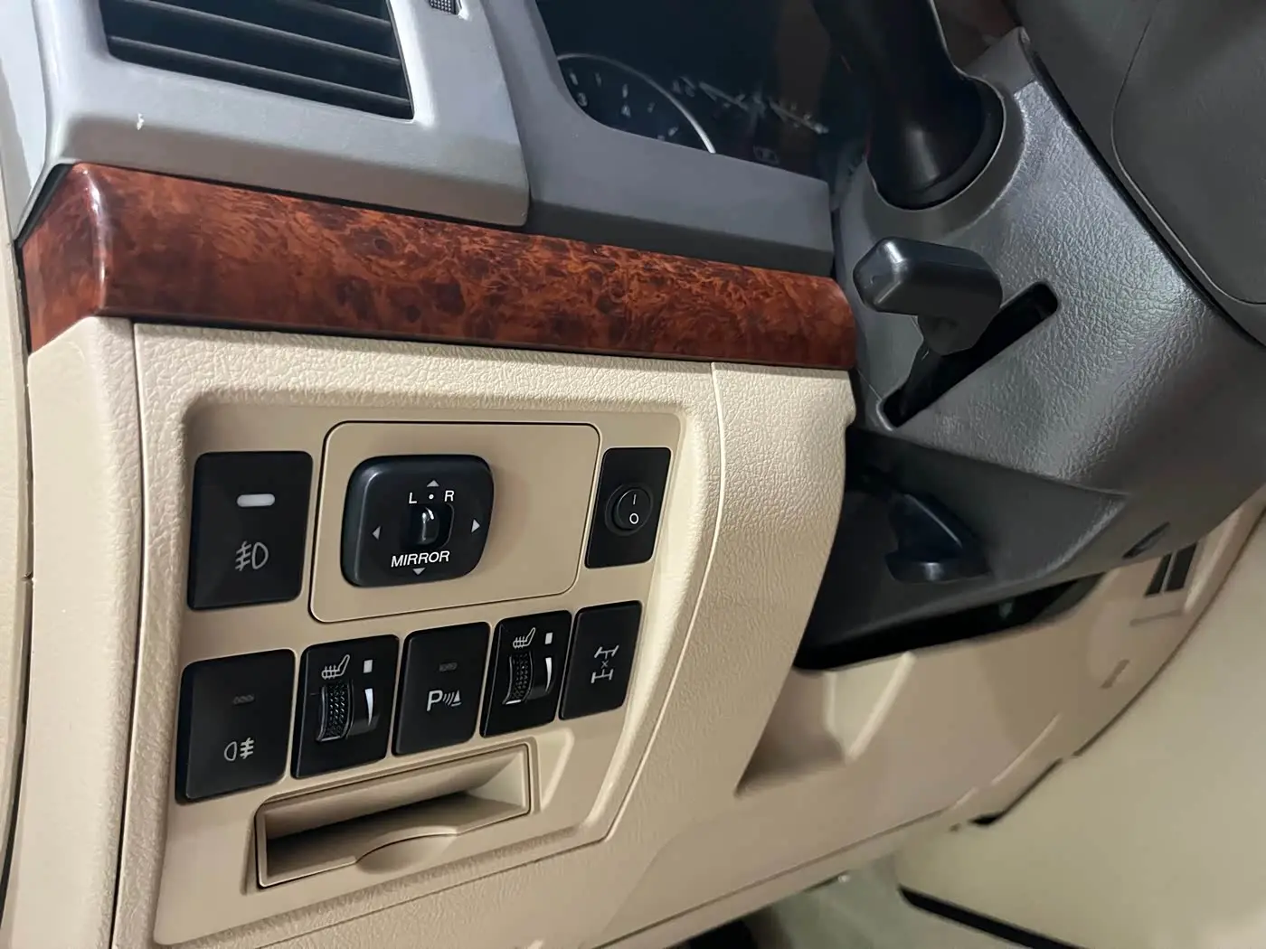 Toyota Land Cruiser 2015 — Photo 4/20