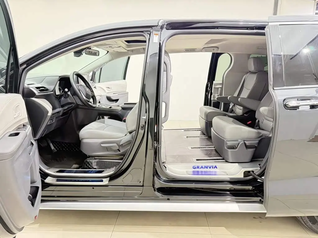 Toyota Granvia 2024 — Şəkil 20/20