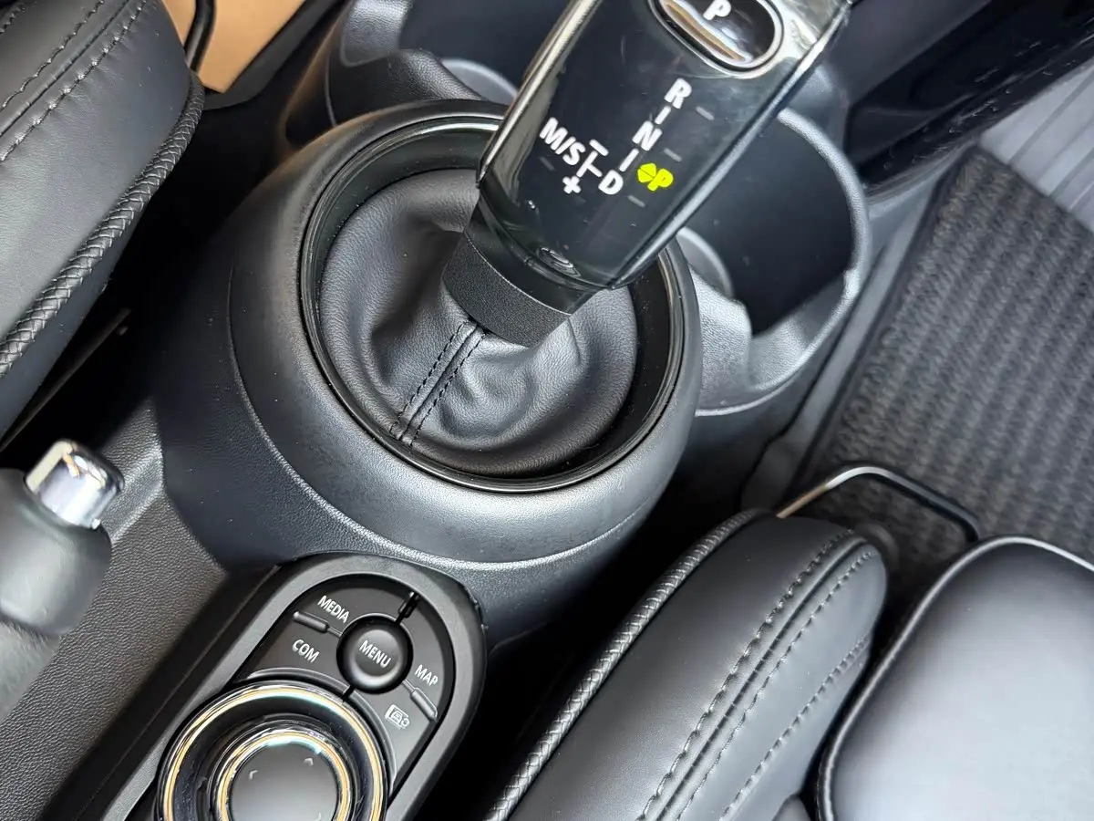 MINI MINI 2024 — ფოტო 13/19