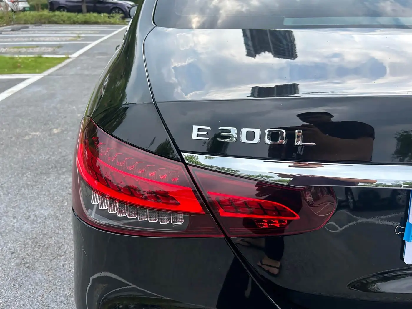 Mercedes-Benz E-Class 2022 — Photo 3/20