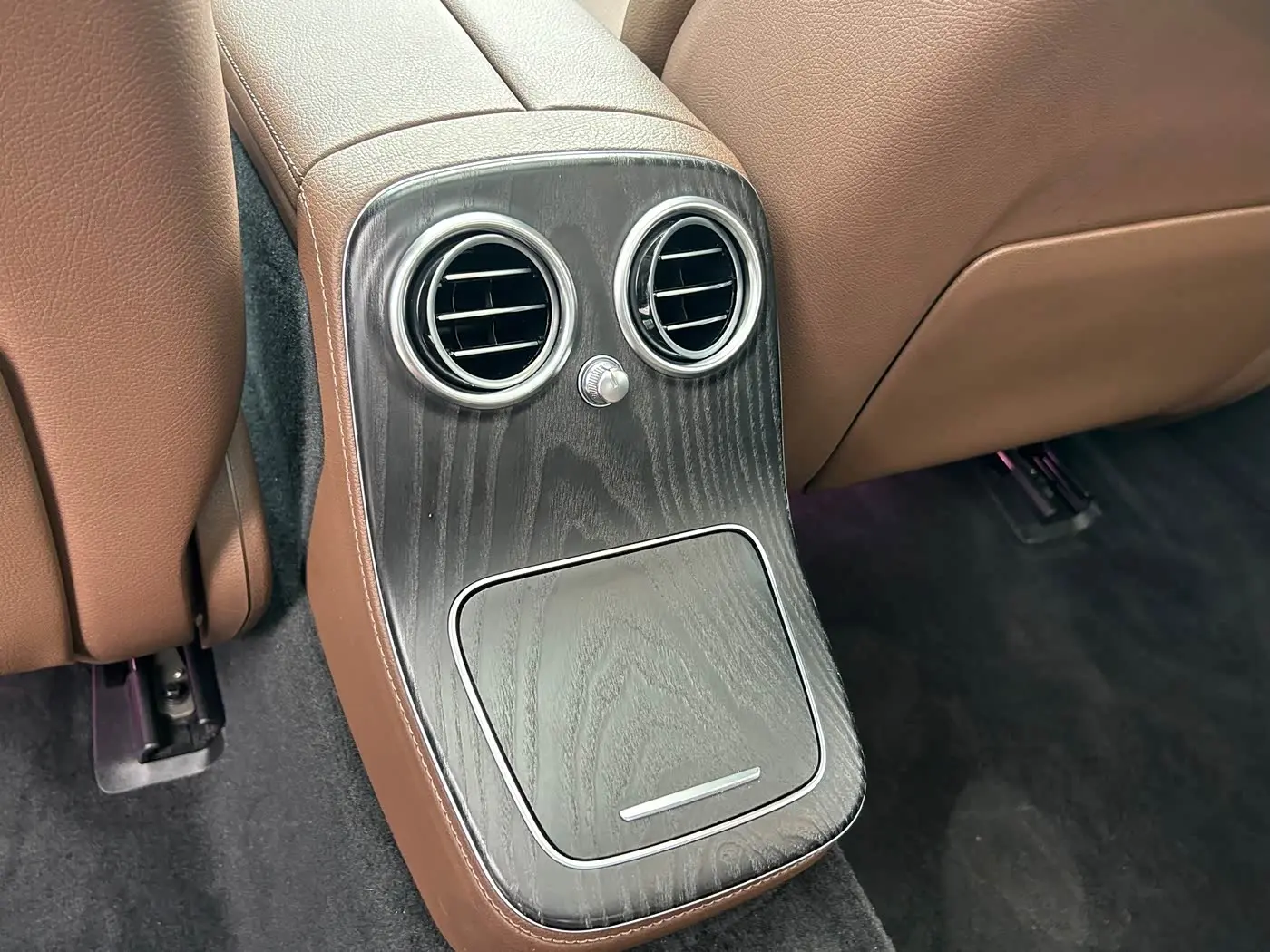 Mercedes-Benz E-Class 2022 — Photo 18/20