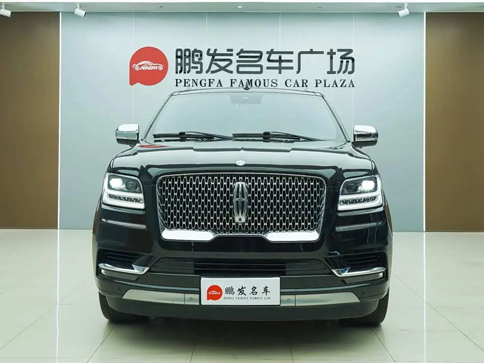 Lincoln Navigator 2022 — Photo 2/20